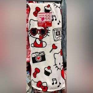 Hello Kitty valentine plush blanket throw